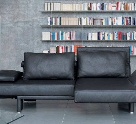 48_scene_sofa_2_recamiere_milieu_verwandelbare2011_Franz_Fertig.jpg