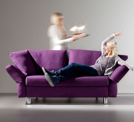 81_malou_sofa_2011_12_jub008_messeneuheit2012_Franz_Fertig.jpg